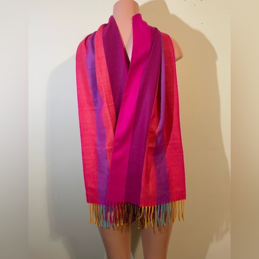 Made in Scotland‎ Cashmere Fringe Scarf Women's soft vibrant pink purple colors